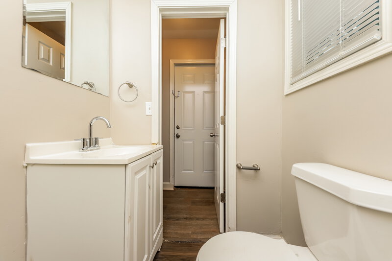 1,430/Mo, 730 Parker St Villa Rica, GA 30180 Bathroom View 3