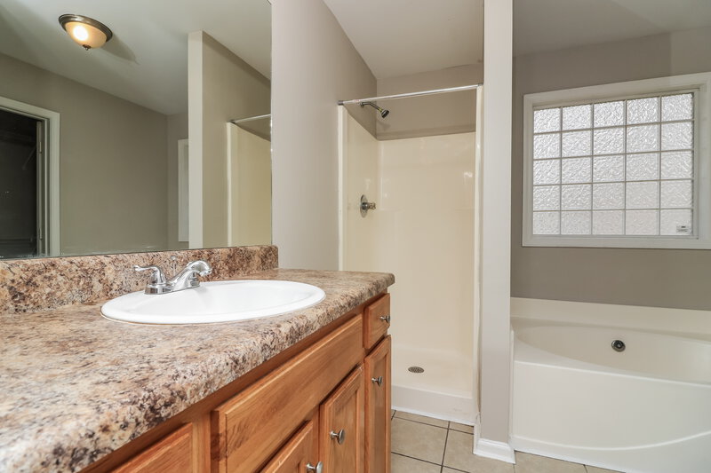 2,035/Mo, 2973 Rolling Ln Winston, GA 30187 Main Bathroom View