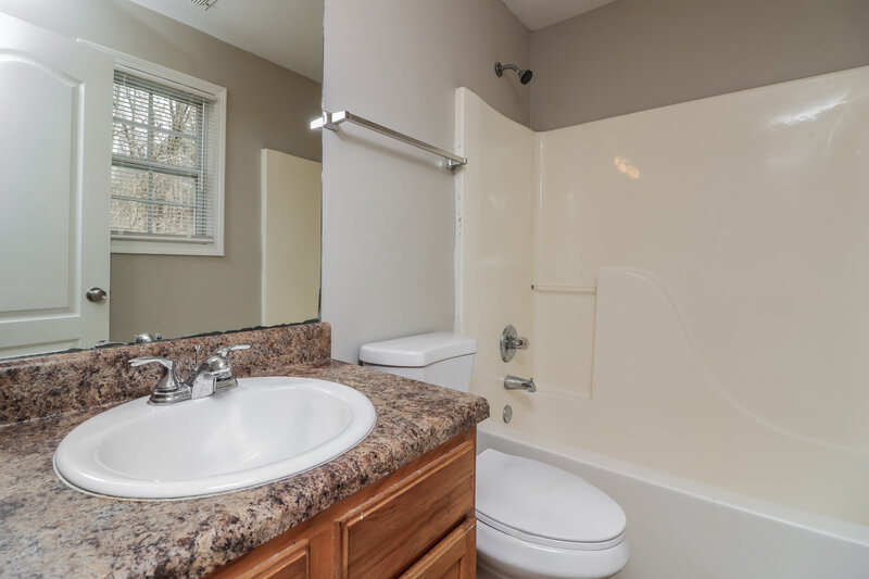 2,035/Mo, 2973 Rolling Ln Winston, GA 30187 Bathroom View