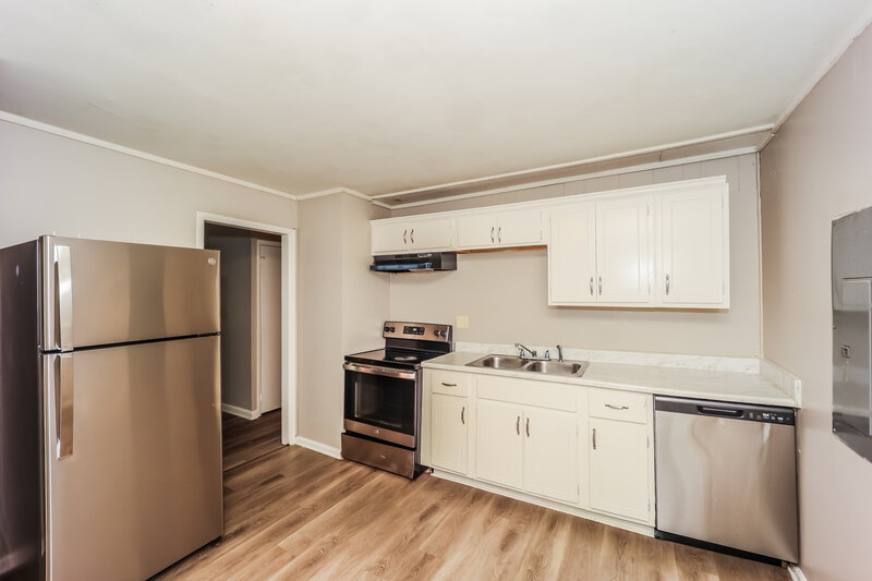 1,960/Mo, 6608 Dorian Dr Union City, GA 30291 Kitchen View