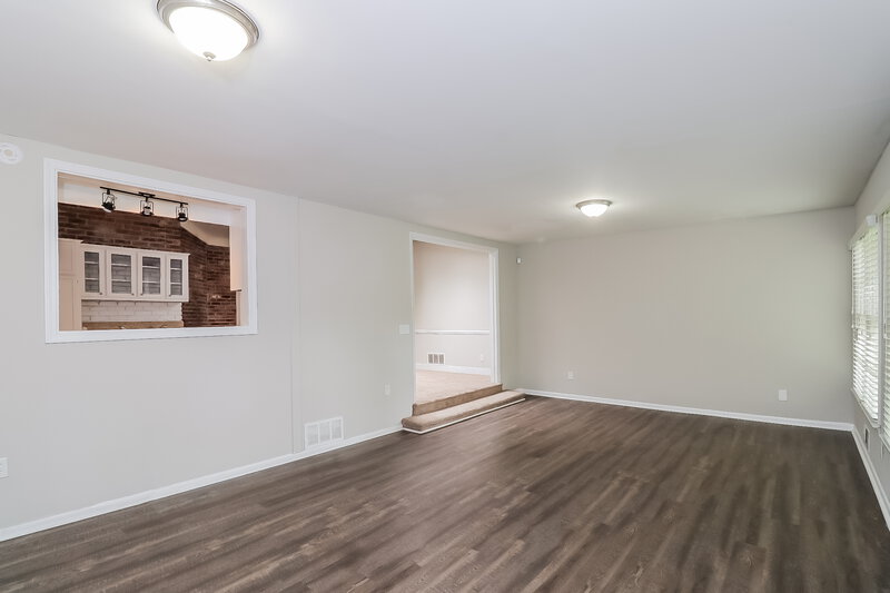 2,325/Mo, 4509 E KINGS POINT CIR Atlanta, GA 30338 Living Room View 2