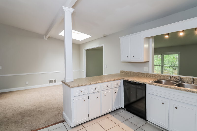 2,325/Mo, 4509 E KINGS POINT CIR Atlanta, GA 30338 Kitchen View 2