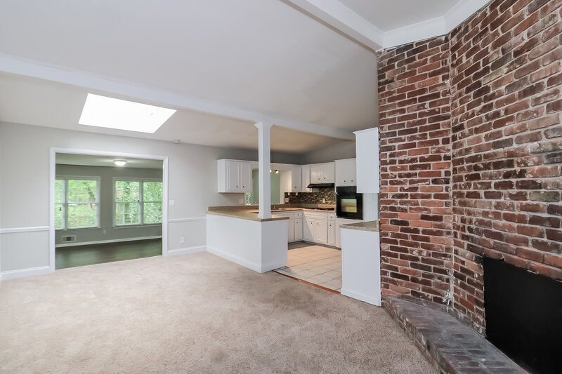 2,325/Mo, 4509 E KINGS POINT CIR Atlanta, GA 30338 Family Room View 2