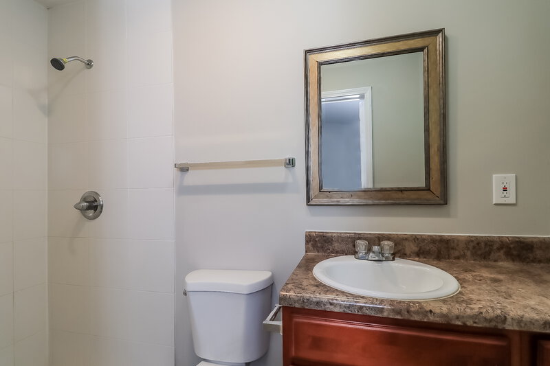 2,325/Mo, 4509 E KINGS POINT CIR Atlanta, GA 30338 Bathroom View
