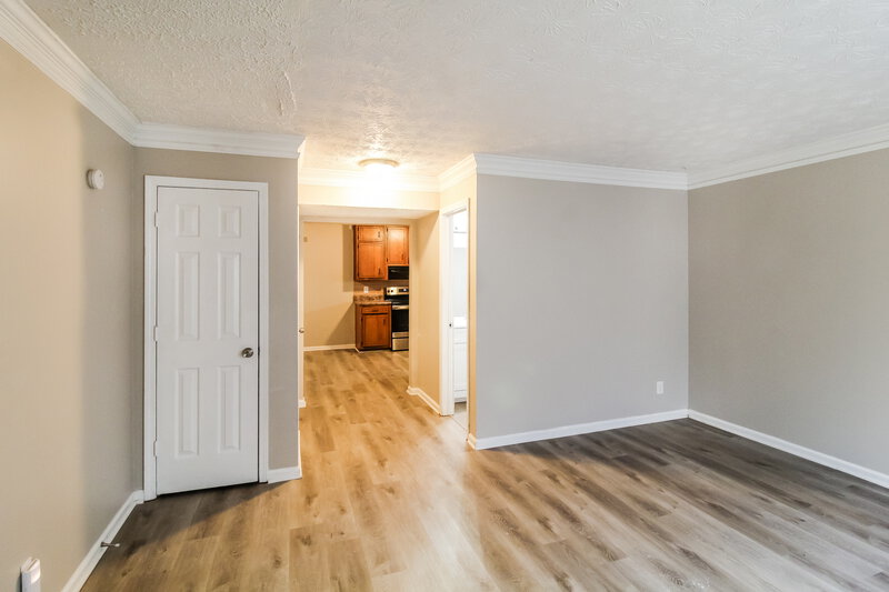 1,315/Mo, 1717 Salem Woods Dr SE Unit A Conyers, GA 30013 Living Room View 3