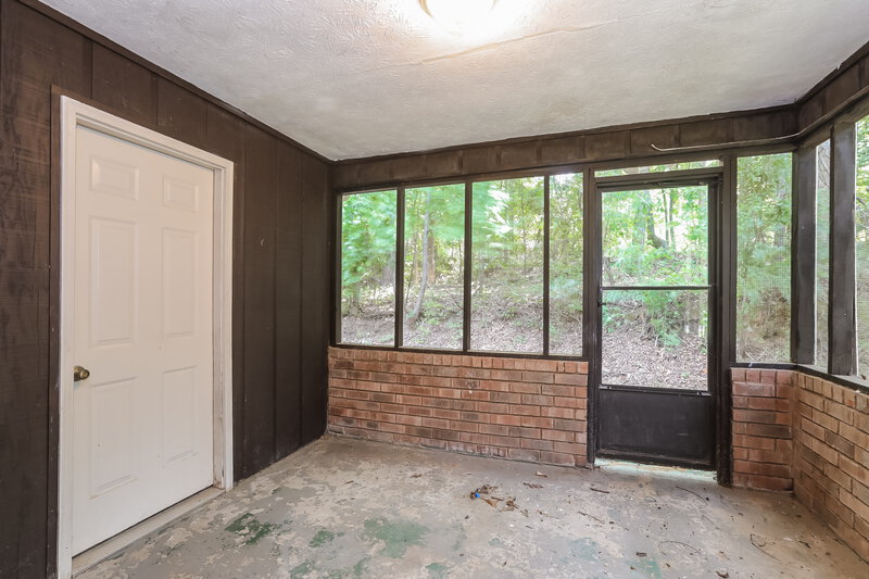 2,110/Mo, 1717 Salem Woods Dr SE Unit B Conyers, GA 30013 Family Room View