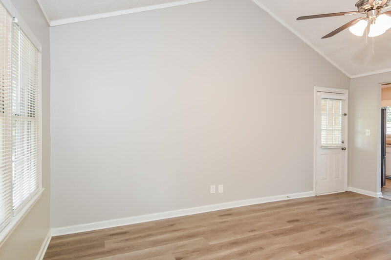 1,700/Mo, 5976 Lake Lanier Heights Rd Buford, GA 30518 Living Room View