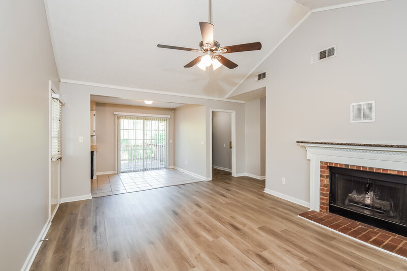 1,700/Mo, 5976 Lake Lanier Heights Rd Buford, GA 30518 Living Room View 2