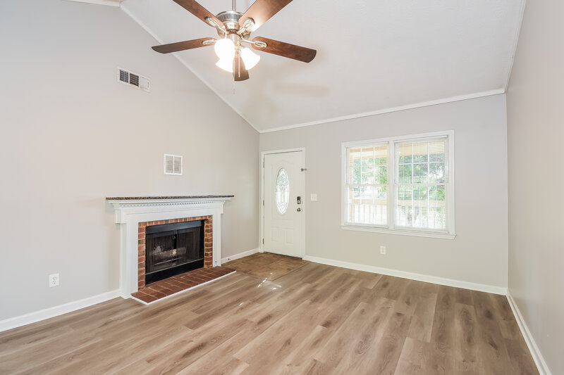 1,700/Mo, 5976 Lake Lanier Heights Rd Buford, GA 30518 Living Room View 3