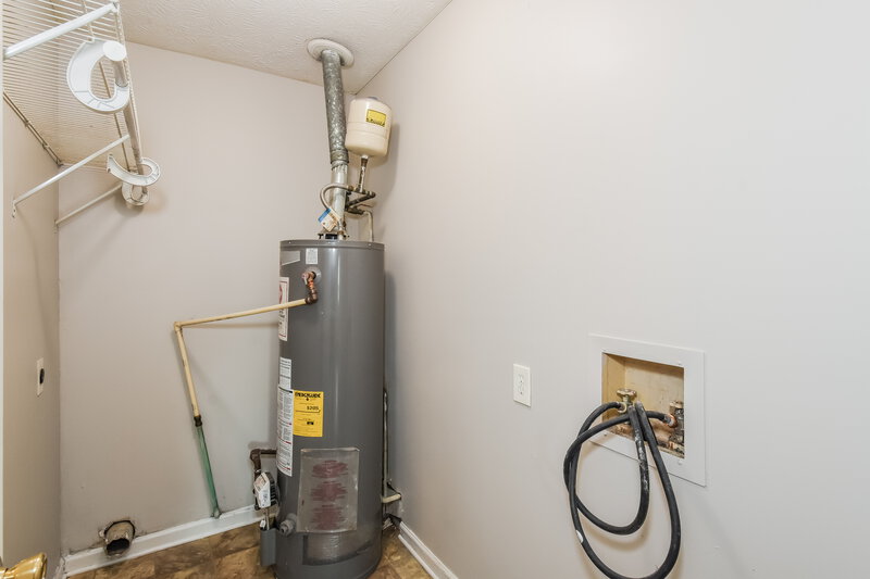 1,700/Mo, 5976 Lake Lanier Heights Rd Buford, GA 30518 Laundry Room View