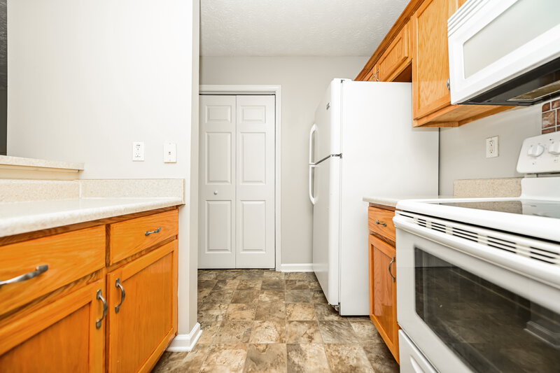 1,935/Mo, 306 Fletcher Ct McDonough, GA 30252 No Caption View 2