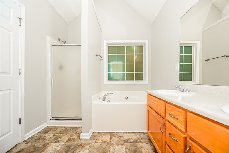 1,935/Mo, 306 Fletcher Ct McDonough, GA 30252 Main Bathroom View