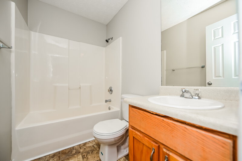1,935/Mo, 306 Fletcher Ct McDonough, GA 30252 Bathroom View