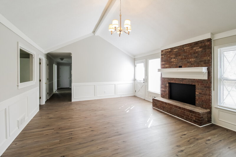 2,750/Mo, 2342 WESTRIDGE Drive Snellville, GA 30078 Living Room View 2