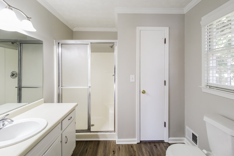 2,750/Mo, 2342 WESTRIDGE Drive Snellville, GA 30078 Main Bathroom View