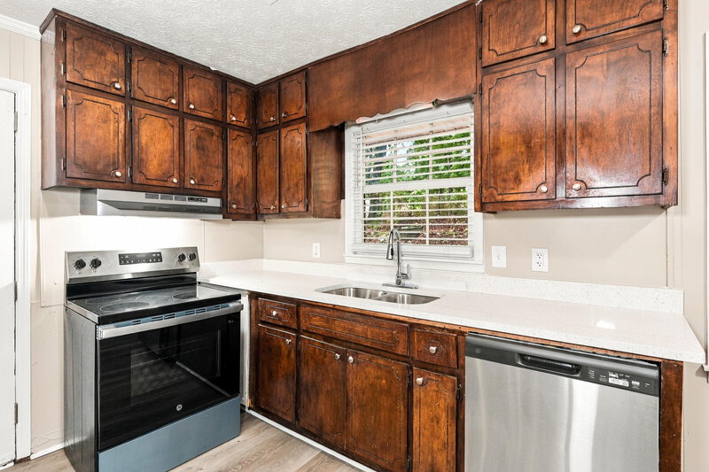 2,060/Mo, 513 MARTINS CHAPEL Road Lawrenceville, GA 30045 Kitchen View 2