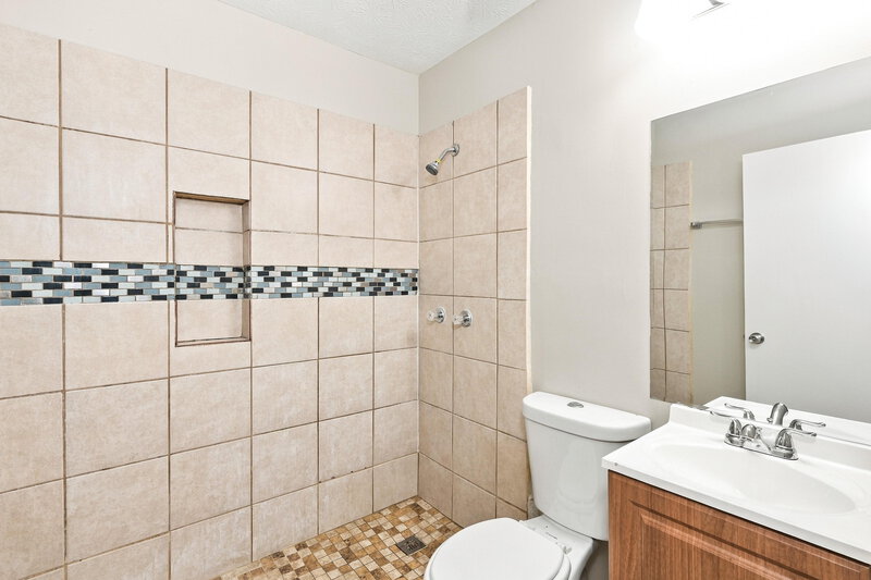 2,060/Mo, 513 MARTINS CHAPEL Road Lawrenceville, GA 30045 Bathroom View 2