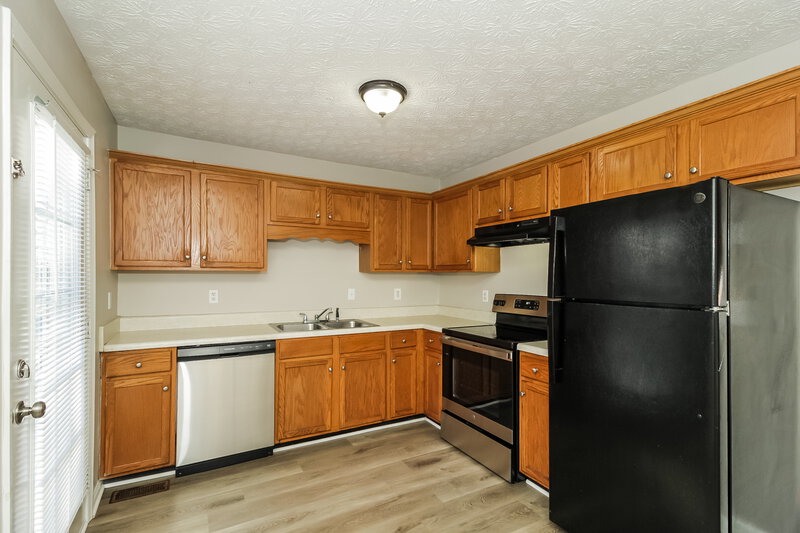 1,600/Mo, 52 Pinnacle Point Wy Rockmart, GA 30153 Kitchen View