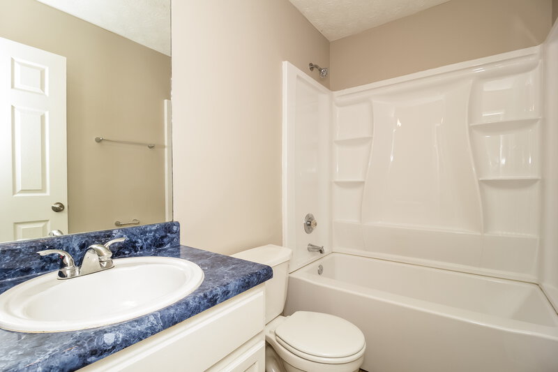 1,600/Mo, 52 Pinnacle Point Wy Rockmart, GA 30153 Bathroom View