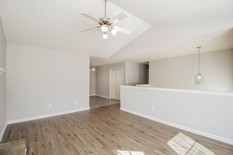 1,690/Mo, 40 Pleasant Forest Trl Temple, GA 30179 Living Room View 2