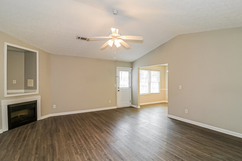 1,775/Mo, 20 Carver Dr Covington, GA 30014 Living Room View