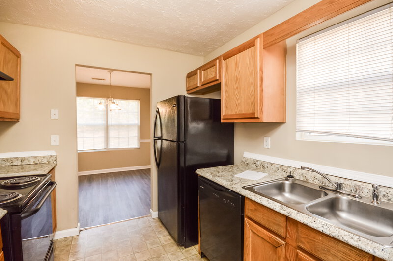 1,735/Mo, 20 Carver Dr Covington, GA 30014 Kitchen View 3