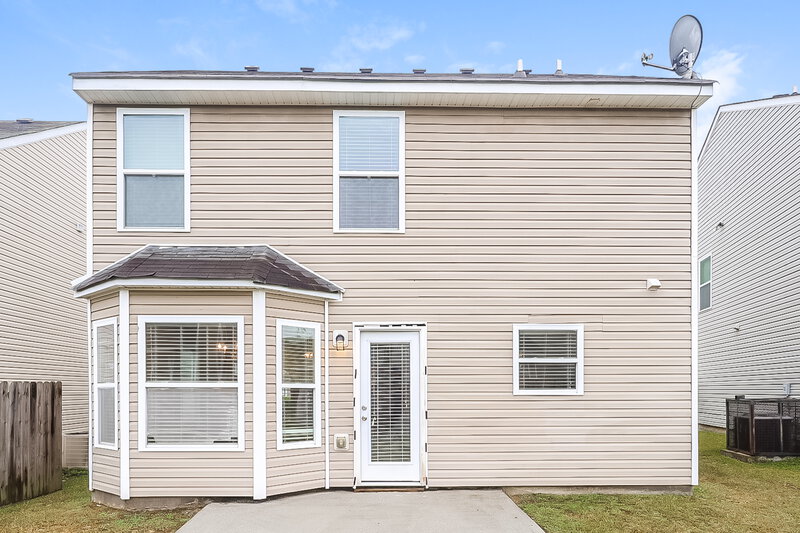 0/Mo, 6704 Jules Trace Palmetto, GA 30268 Rear View