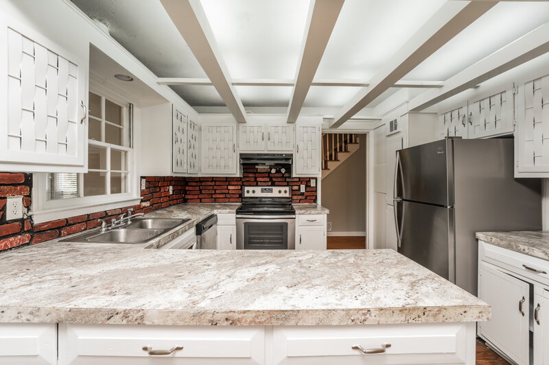 3,200/Mo, 963 ASBOROUGH Court Lithonia, GA 30058 Kitchen View