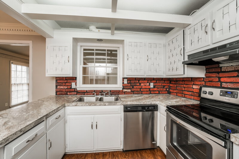 3,200/Mo, 963 ASBOROUGH Court Lithonia, GA 30058 Kitchen View 2