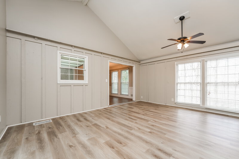 3,200/Mo, 963 ASBOROUGH Court Lithonia, GA 30058 Family Room View 2