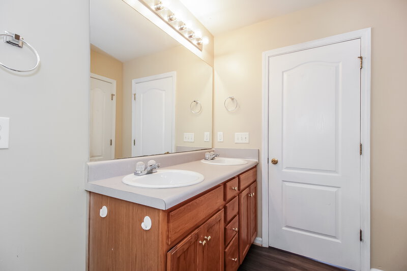 1,610/Mo, 186 WHETSTONE WAY Villa Rica, GA 30180 Main Bathroom View 2