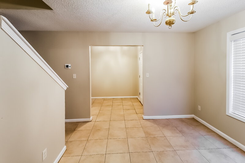 1,780/Mo, 4722 Browns Mill Ferry Rd Lithonia, GA 30038 Dining Room View 2