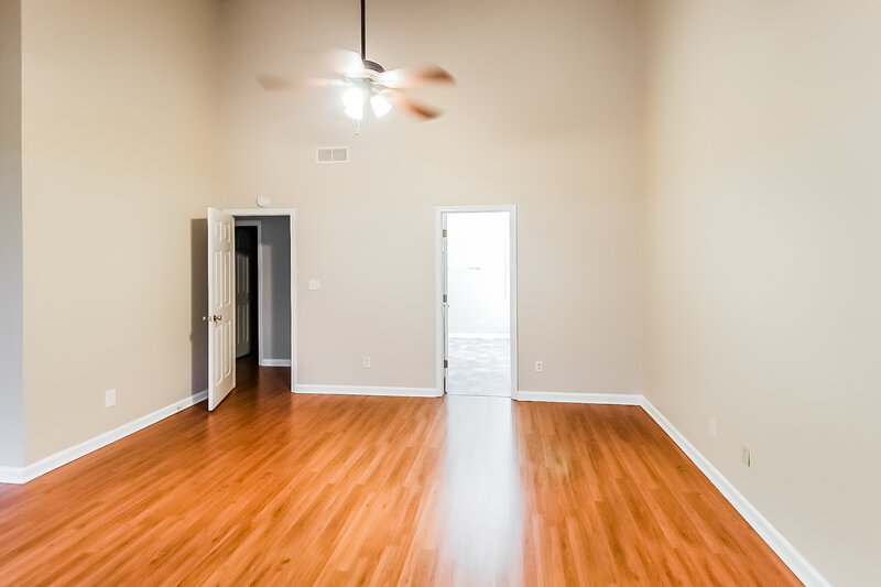 1,780/Mo, 4722 Browns Mill Ferry Rd Lithonia, GA 30038 Main Bedroom View 2