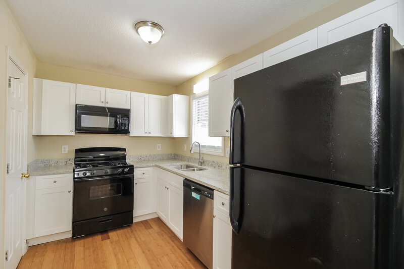 1,665/Mo, 429 Ivy Crest Dr Dallas, GA 30157 Kitchen View 2