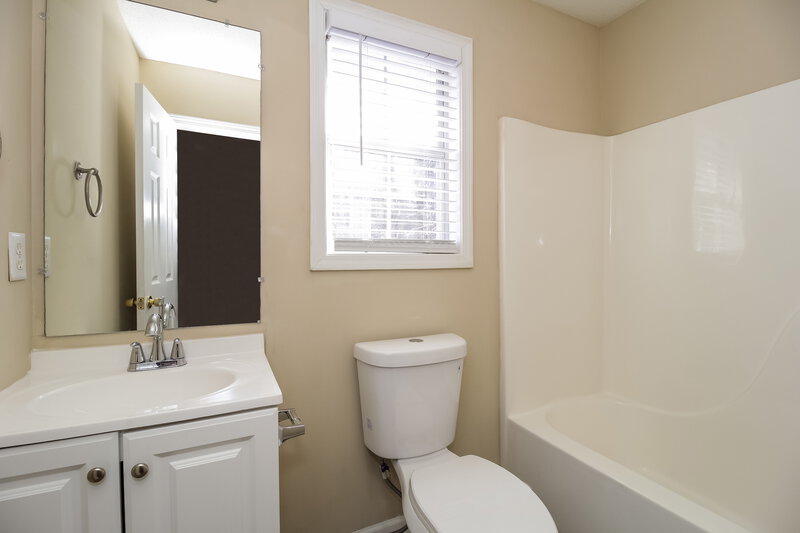 1,665/Mo, 429 Ivy Crest Dr Dallas, GA 30157 Bathroom View