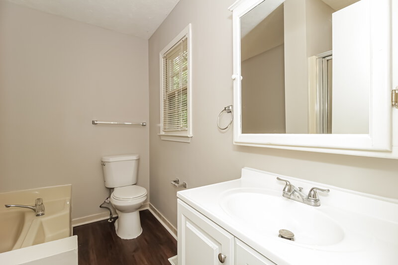 1,710/Mo, 187 Davis Mill Dr Dallas, GA 30157 Main Bathroom View