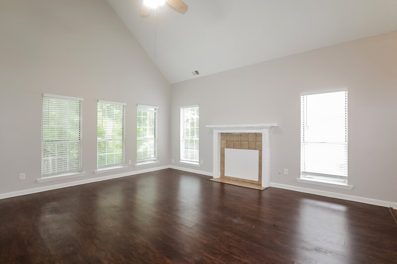 1,830/Mo, 696 Shore Dr Lithonia, GA 30058 Living Room View
