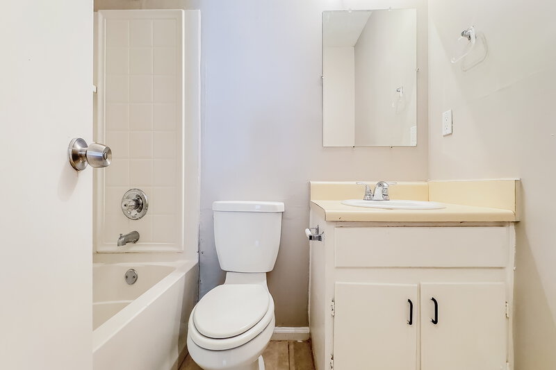 1,820/Mo, 4952 MILLSTONE Walk Stone Mountain, GA 30088 Bathroom View