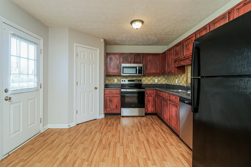 2,150/Mo, 268 Fairview Ln. Dallas, GA 30157 Kitchen View 2