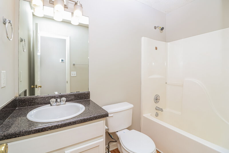 2,150/Mo, 268 Fairview Ln. Dallas, GA 30157 Bathroom View