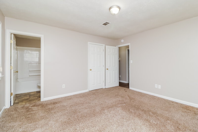 1,640/Mo, 5251 Mainstreet Park Dr Stone Mountain, GA 30088 Main Bedroom View