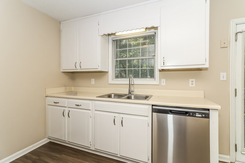 1,650/Mo, 262 Gold Creek Trail Hiram, GA 30141 Kitchen View 2