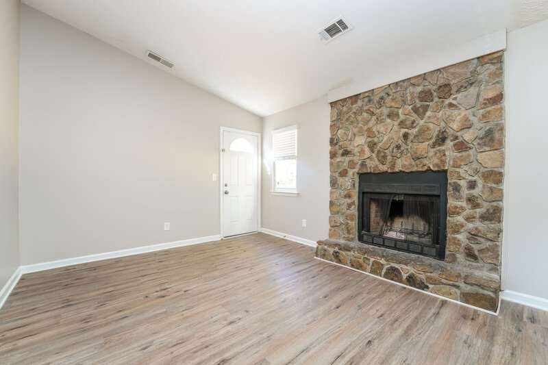 1,875/Mo, 841 Arbor Ct Stone Mountain, GA 30088 Living Room View