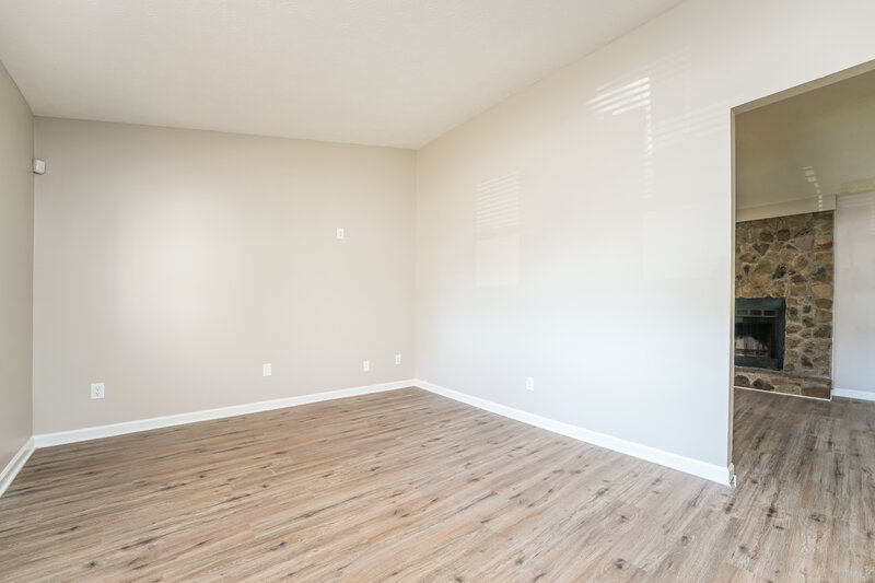 1,875/Mo, 841 Arbor Ct Stone Mountain, GA 30088 Family Room View