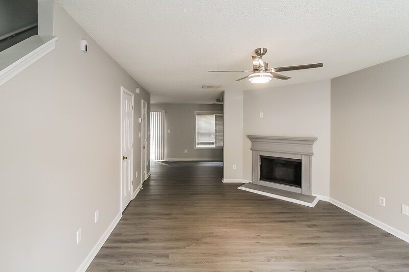 1,865/Mo, 4739 Browns Mill Ferry Rd Lithonia, GA 30038 Living Room View 2