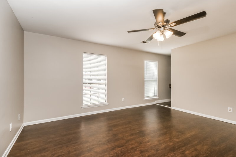 2,250/Mo, 978 Mainstreet Lake Dr Stone Mountain, GA 30088 Main Bedroom View