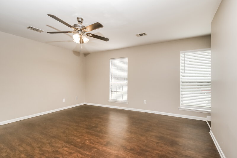 2,250/Mo, 978 Mainstreet Lake Dr Stone Mountain, GA 30088 Main Bedroom View 2