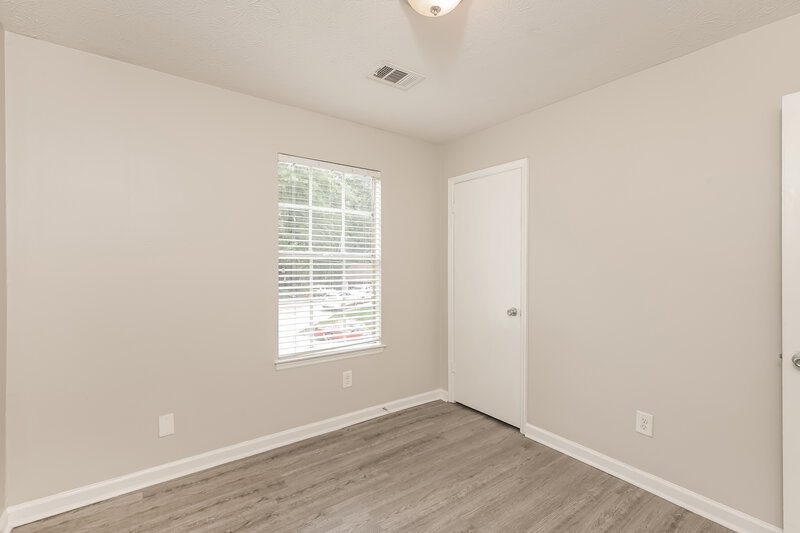 1,670/Mo, 401 Sherwood Oaks Rd Stone Mountain, GA 30087 Bedroom View 2