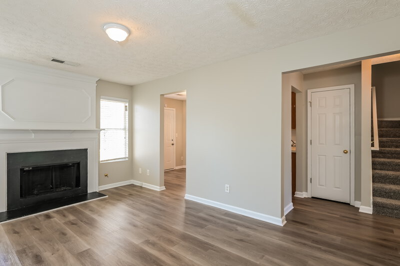 1,835/Mo, 809 Ashley Ln Stone Mountain, GA 30087 Living Room View 2