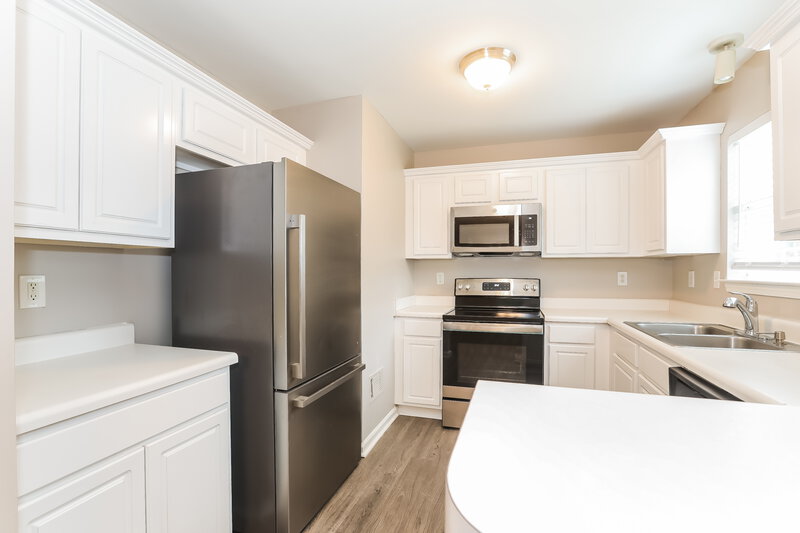 1,800/Mo, 4429 FORD Place Snellville, GA 30039 Kitchen View 2